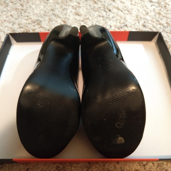 Jessica Simpson heels - Picture 4 of 4